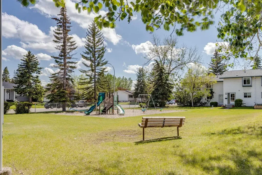 4810 40 Avenue SW Calgary AB T3E 1E5