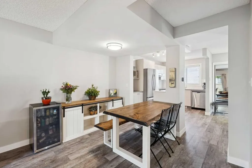 4810 40 Avenue SW Calgary AB T3E 1E5