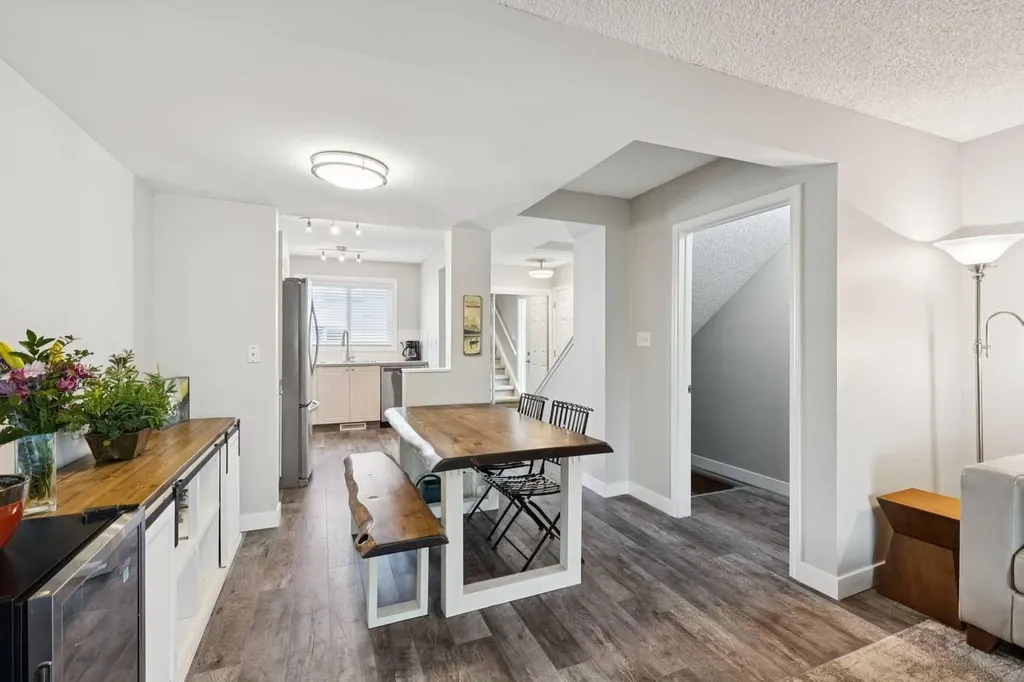 4810 40 Avenue SW Calgary AB T3E 1E5