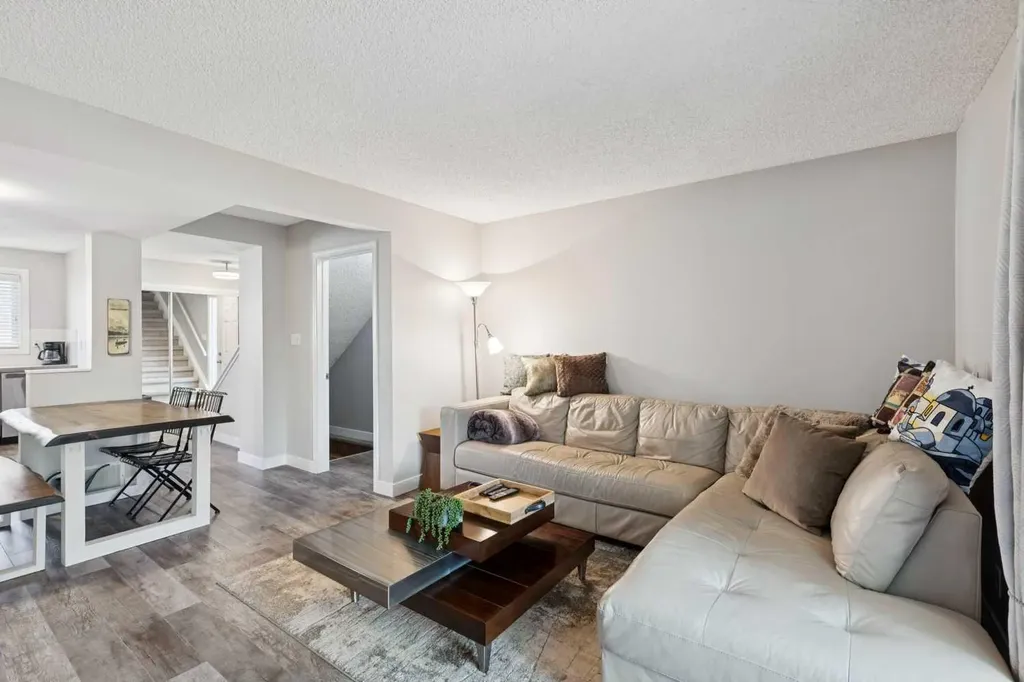 4810 40 Avenue SW Calgary AB T3E 1E5