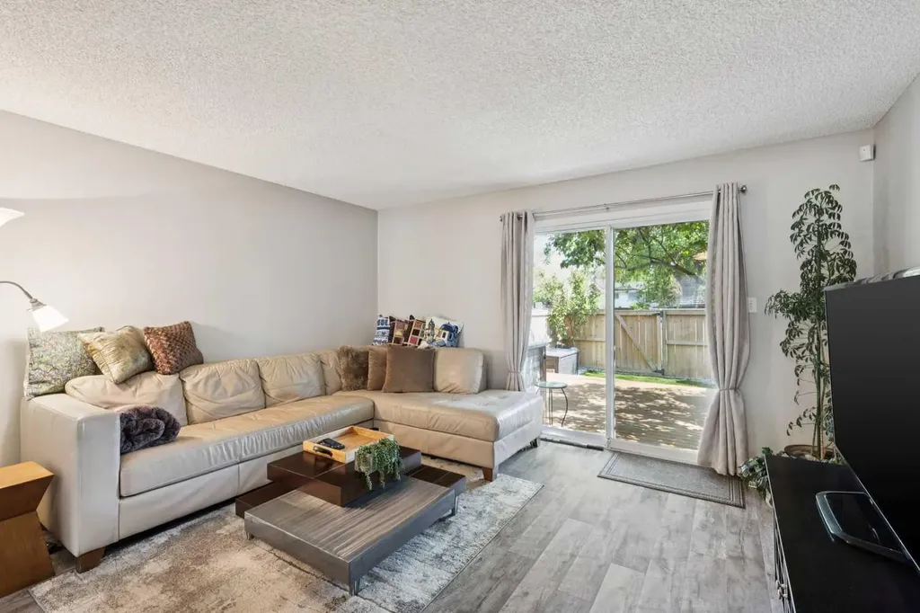4810 40 Avenue SW Calgary AB T3E 1E5