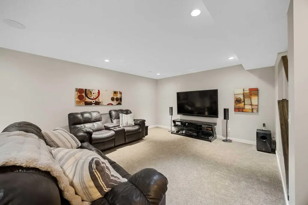 77 West Grove Way SW Calgary AB T3H 1Y8