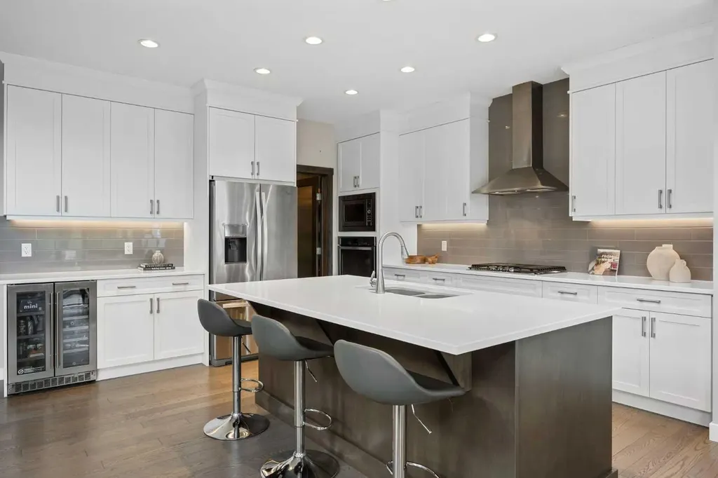 77 West Grove Way SW Calgary AB T3H 1Y8