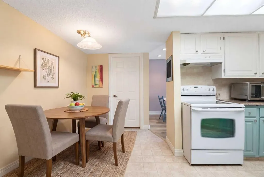 2425 90 Avenue SW Calgary AB T2V 4X8