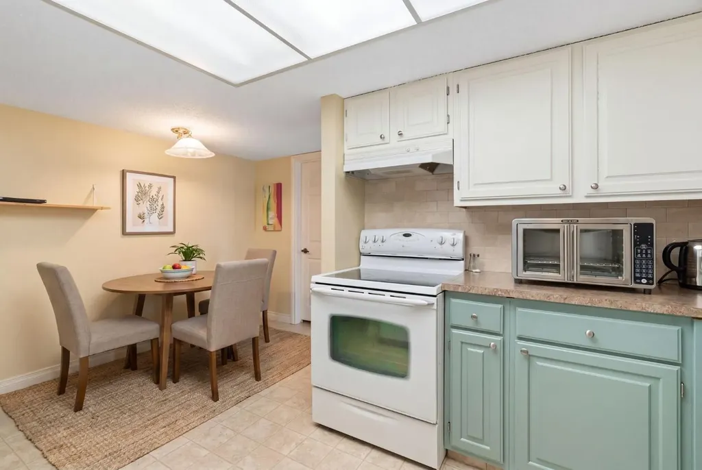 2425 90 Avenue SW Calgary AB T2V 4X8