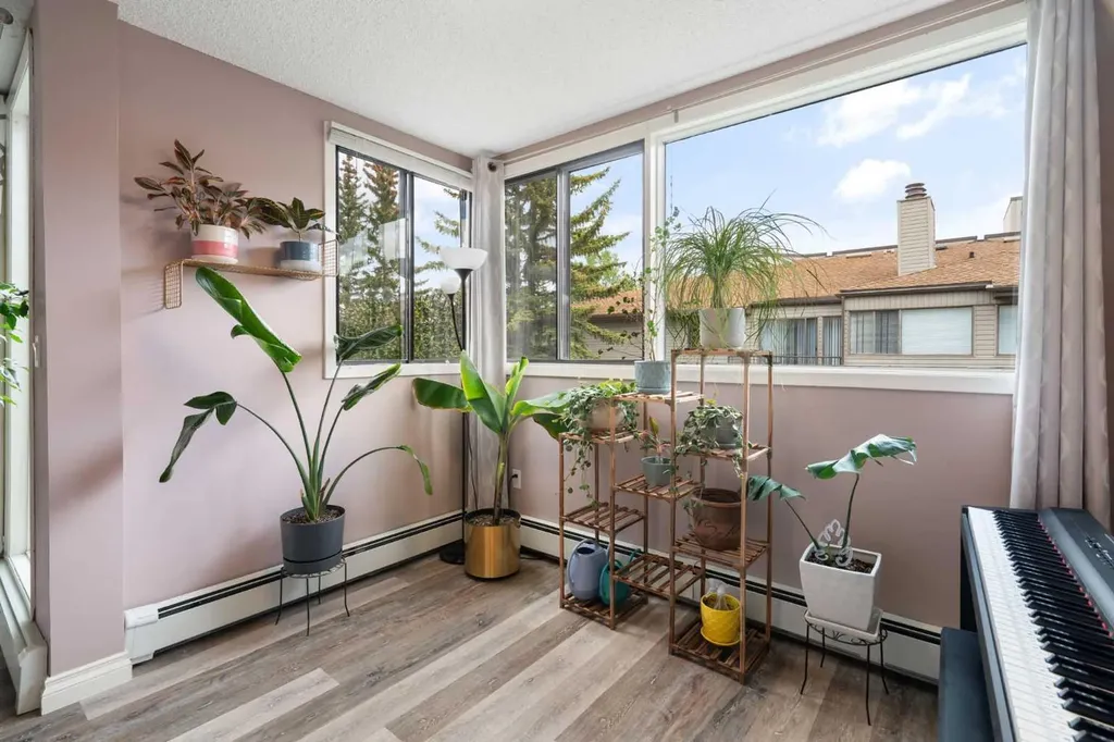 2425 90 Avenue SW Calgary AB T2V 4X8