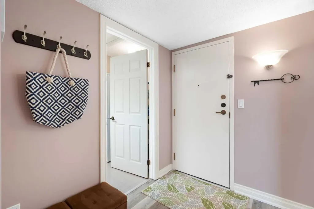 2425 90 Avenue SW Calgary AB T2V 4X8