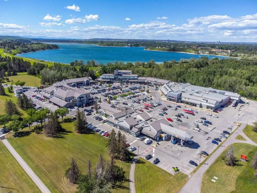 2425 90 Avenue SW Calgary AB T2V 4X8