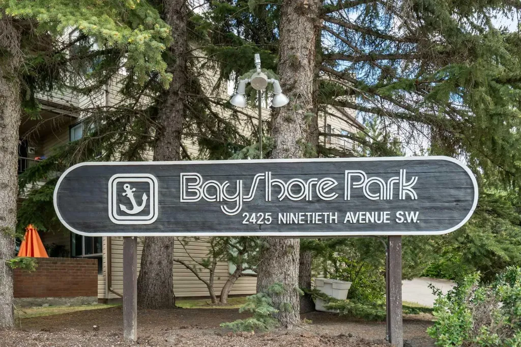 2425 90 Avenue SW Calgary AB T2V 4X8