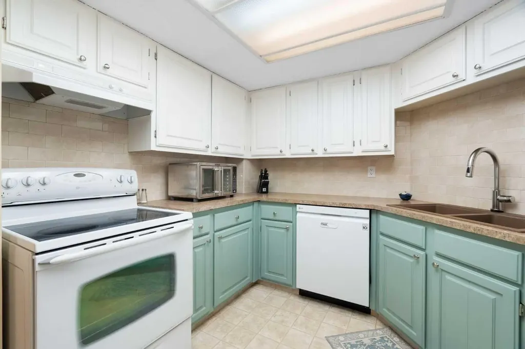 2425 90 Avenue SW Calgary AB T2V 4X8