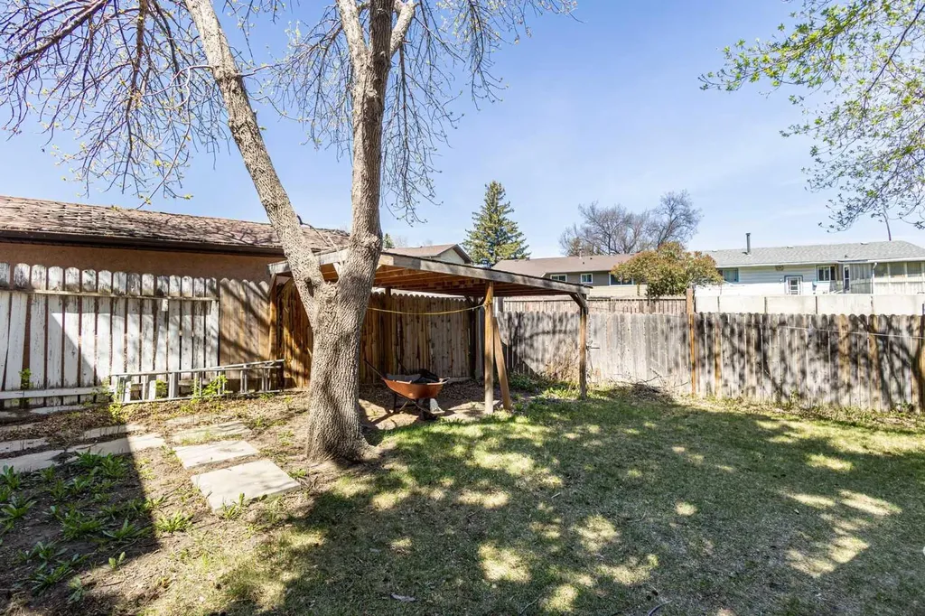 252 Templeview Way NE Calgary AB T1Y 3Y9