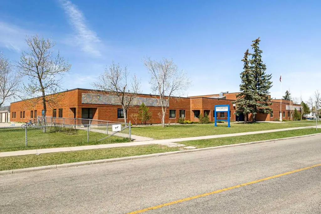 252 Templeview Way NE Calgary AB T1Y 3Y9