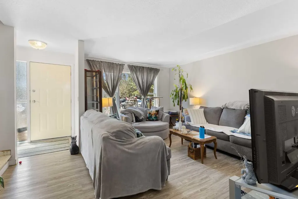 252 Templeview Way NE Calgary AB T1Y 3Y9