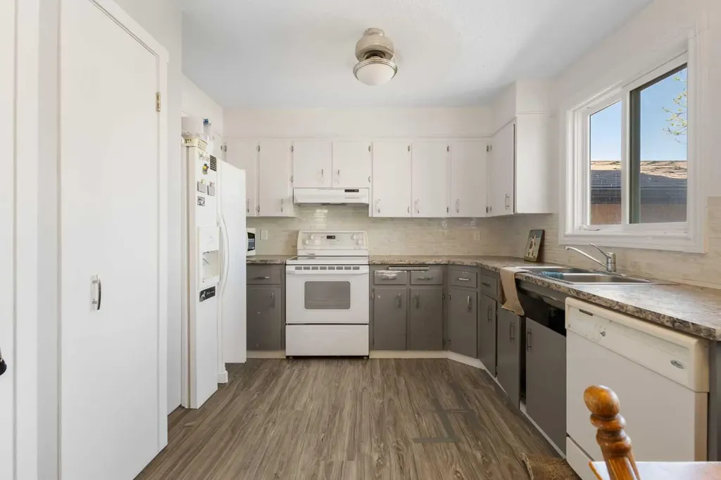 252 Templeview Way NE Calgary AB T1Y 3Y9