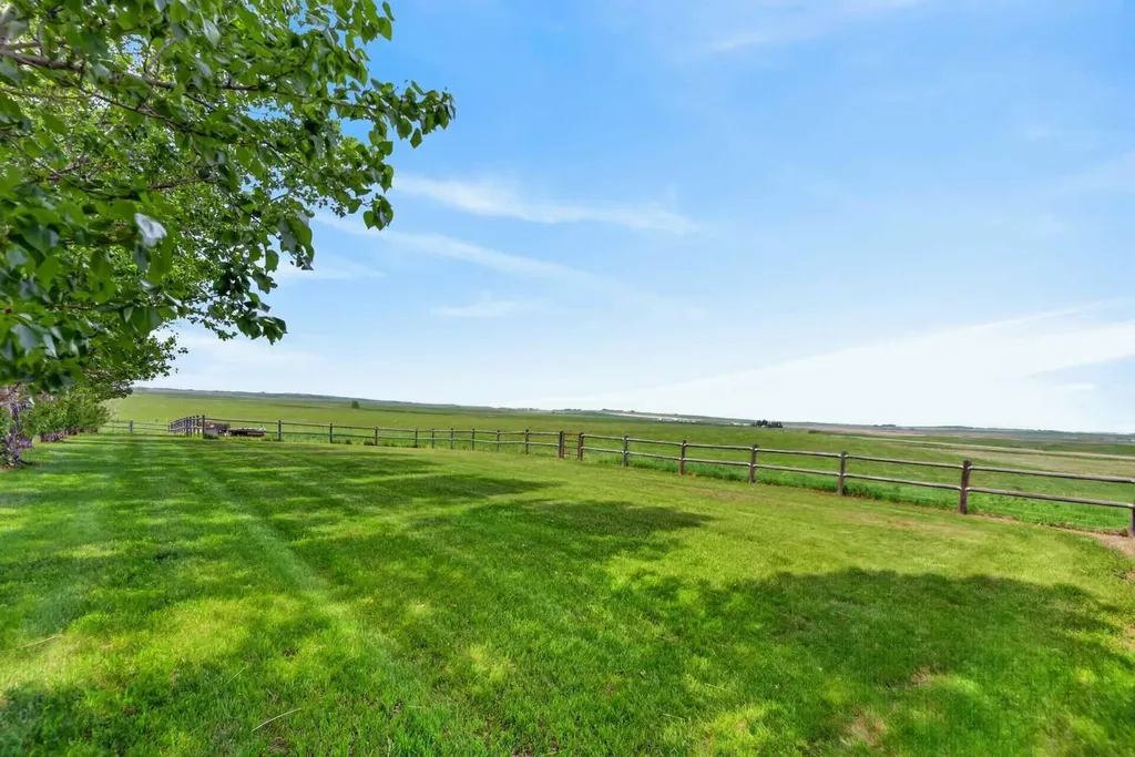 254052 Highway 21 Rural Wheatland County AB T1P 0K7