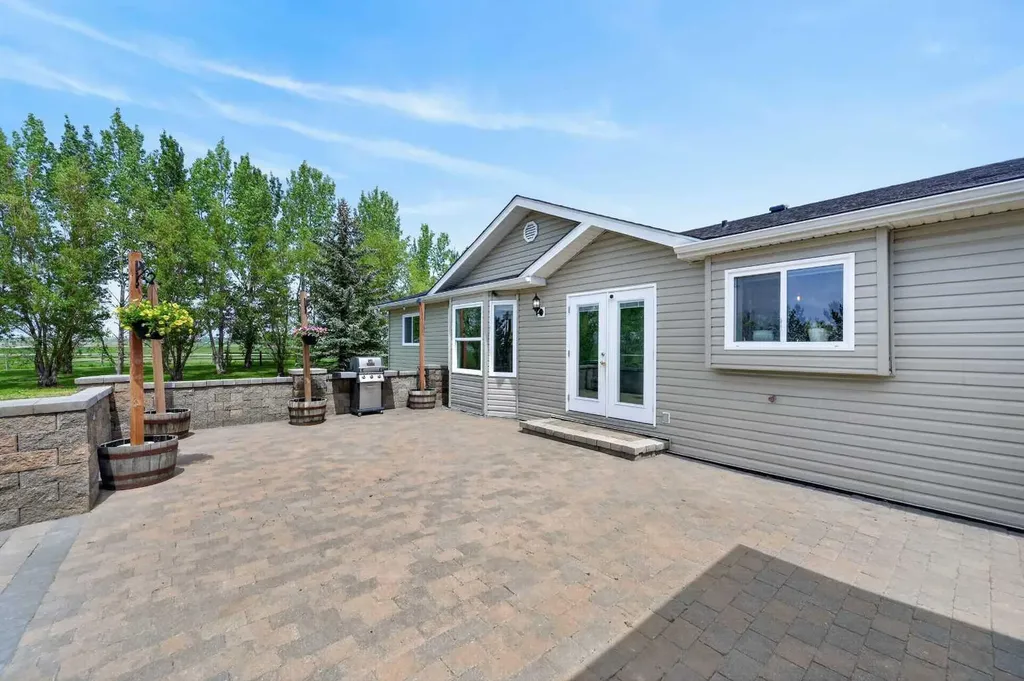 254052 Highway 21 Rural Wheatland County AB T1P 0K7