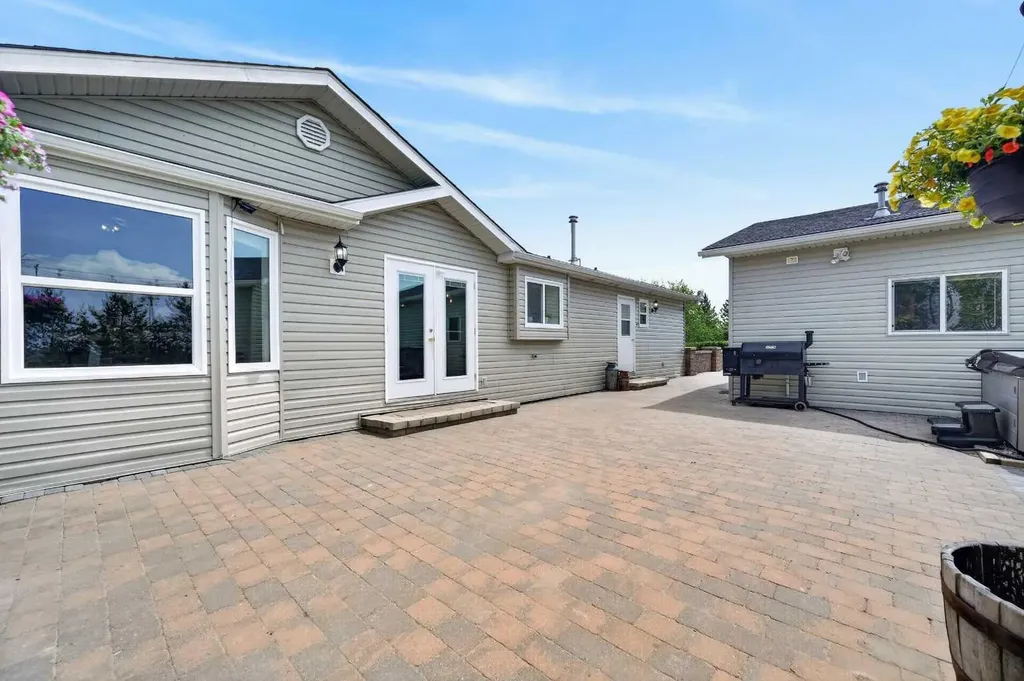 254052 Highway 21 Rural Wheatland County AB T1P 0K7
