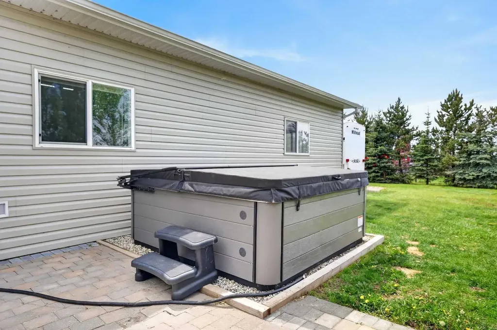 254052 21 Highway Rural Wheatland County AB T1P 0K7