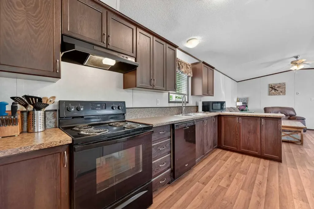254052 21 Highway Rural Wheatland County AB T1P 0K7