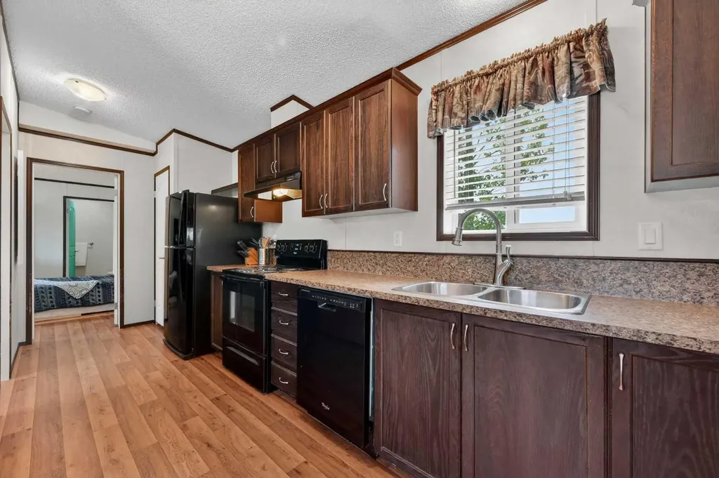 254052 Highway 21 Rural Wheatland County AB T1P 0K7