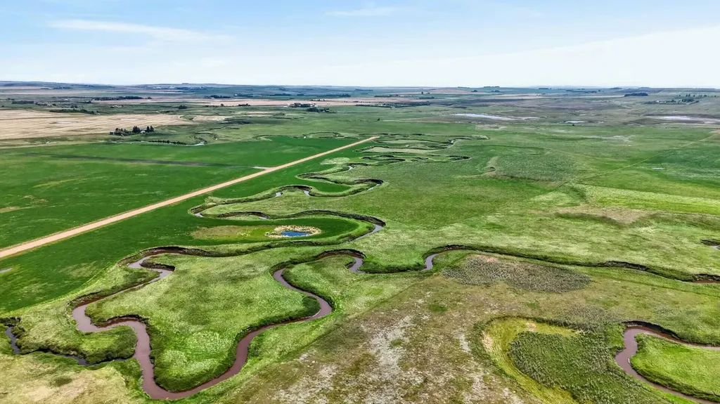 254052 Highway 21 Rural Wheatland County AB T1P 0K7