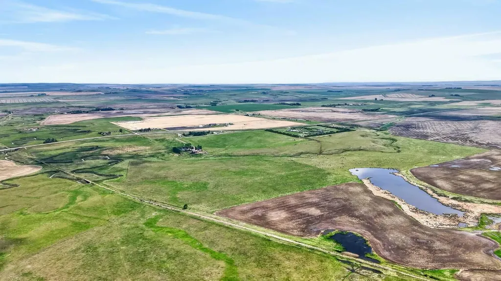 254052 Highway 21 Rural Wheatland County AB T1P 0K7