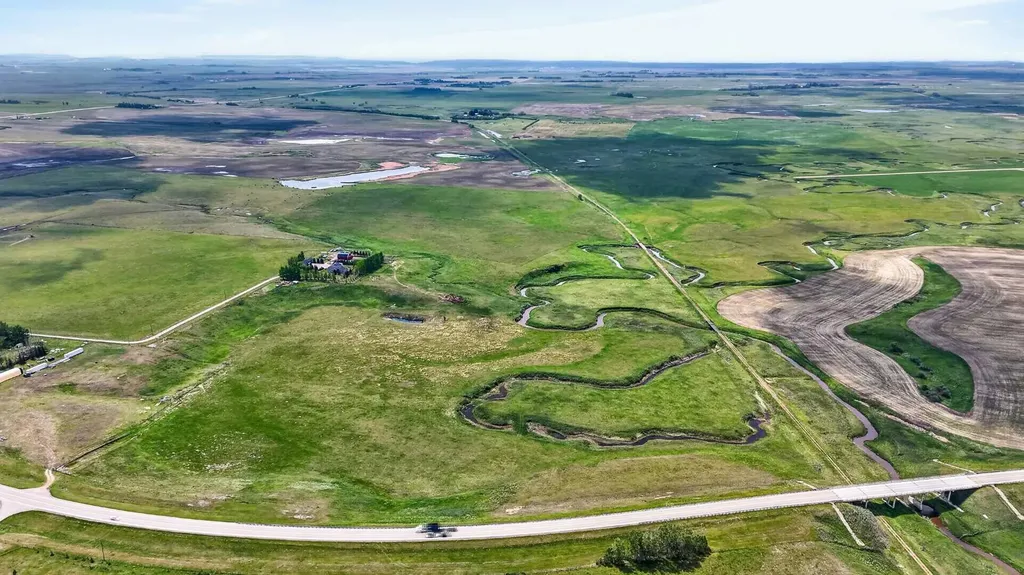 254052 21 Highway Rural Wheatland County AB T1P 0K7