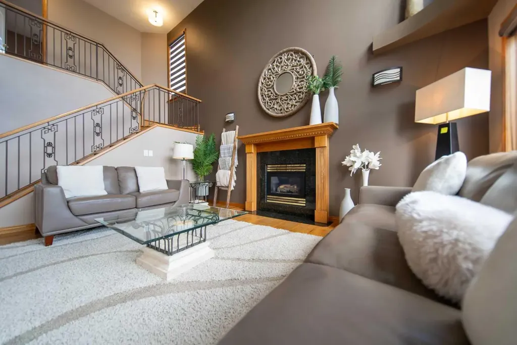360 Hidden Ranch Circle NW Calgary AB T3A 5R3