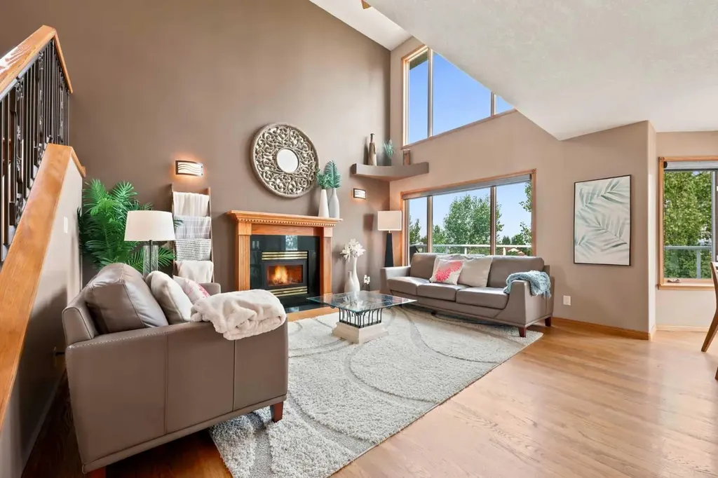 360 Hidden Ranch Circle NW Calgary AB T3A 5R3