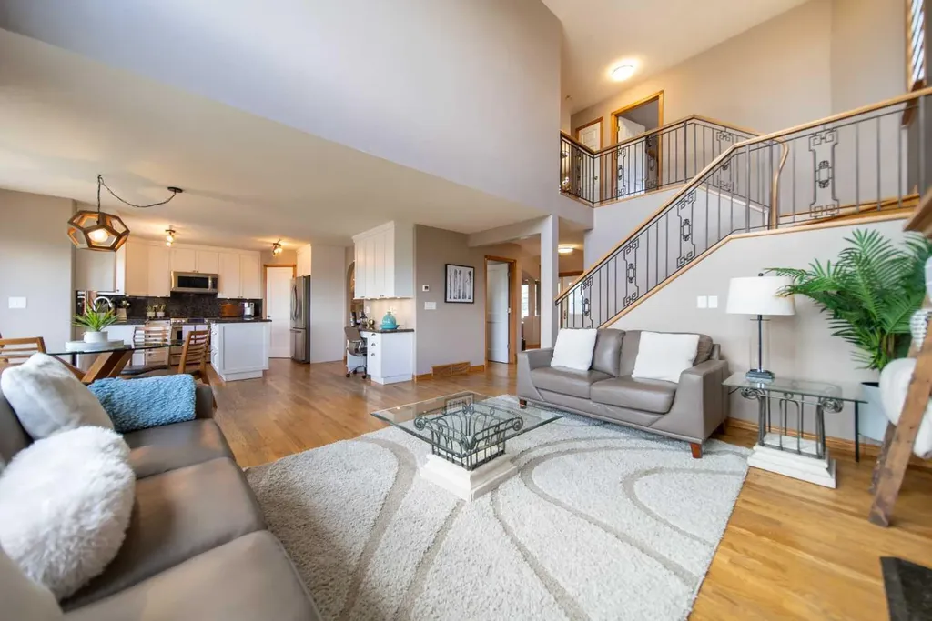 360 Hidden Ranch Circle NW Calgary AB T3A 5R3