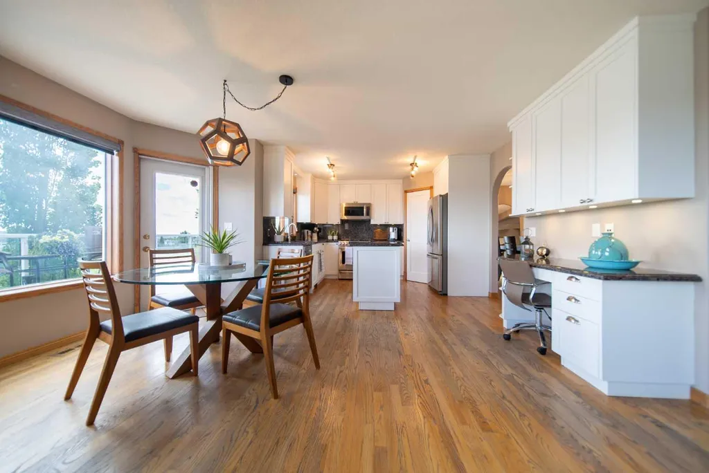 360 Hidden Ranch Circle NW Calgary AB T3A 5R3