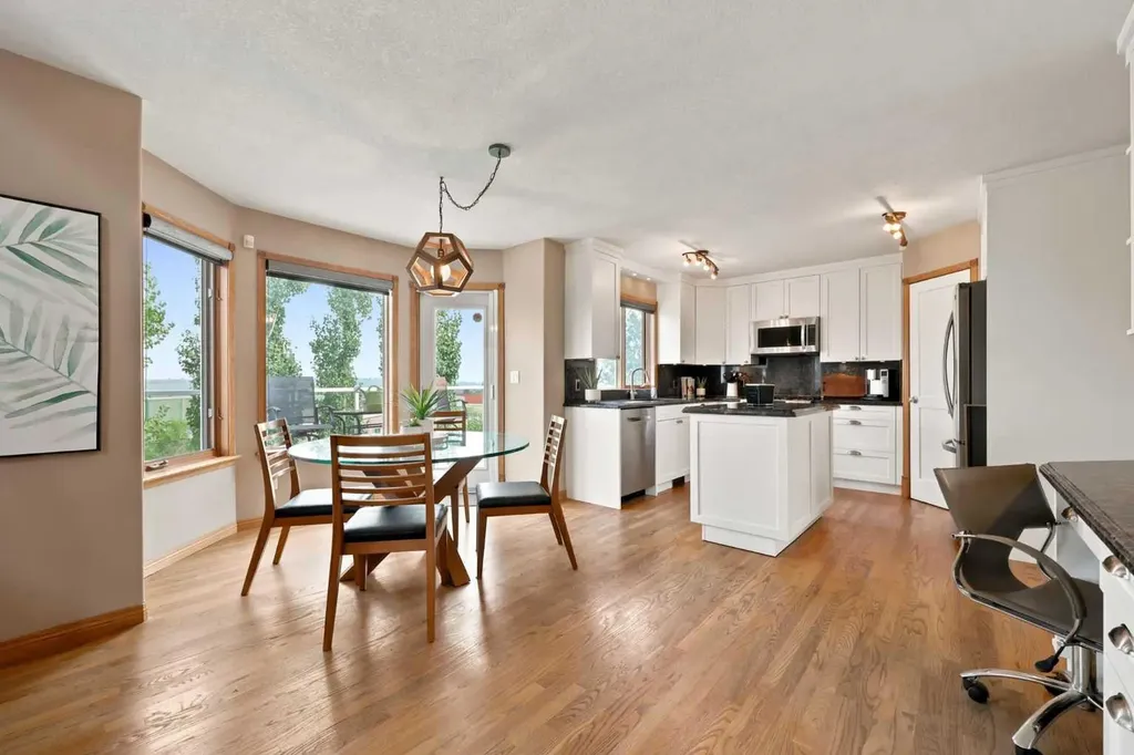 360 Hidden Ranch Circle NW Calgary AB T3A 5R3