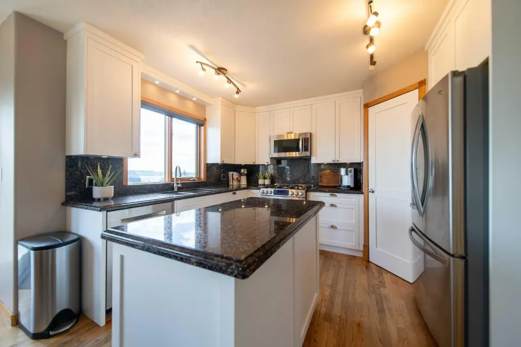 360 Hidden Ranch Circle NW Calgary AB T3A 5R3