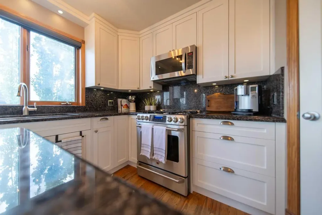 360 Hidden Ranch Circle NW Calgary AB T3A 5R3