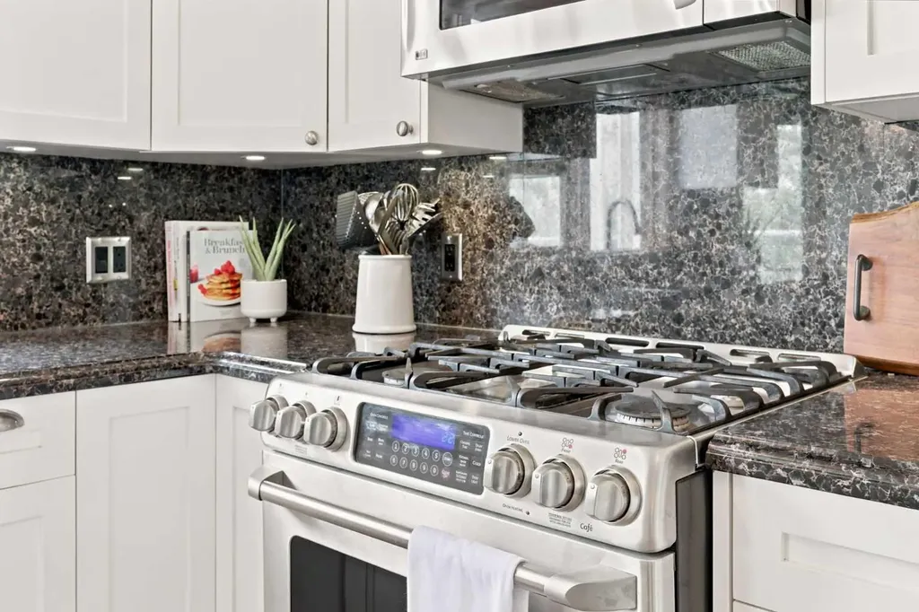 360 Hidden Ranch Circle NW Calgary AB T3A 5R3