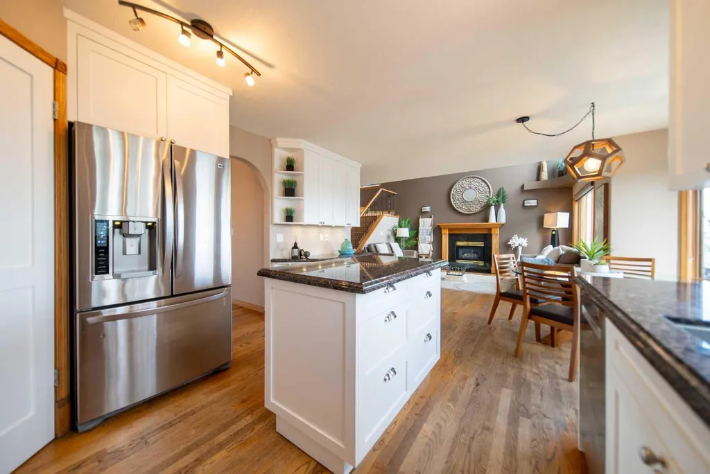 360 Hidden Ranch Circle NW Calgary AB T3A 5R3
