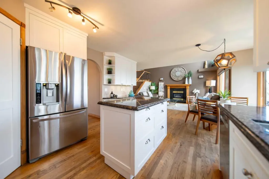 360 Hidden Ranch Circle NW Calgary AB T3A 5R3