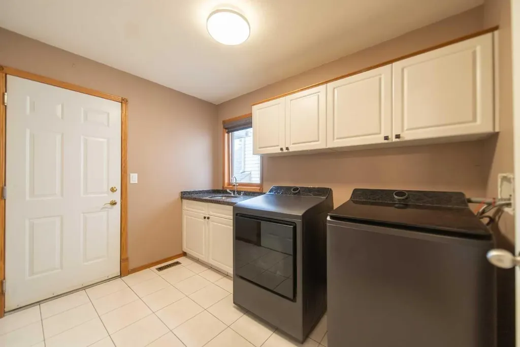 360 Hidden Ranch Circle NW Calgary AB T3A 5R3
