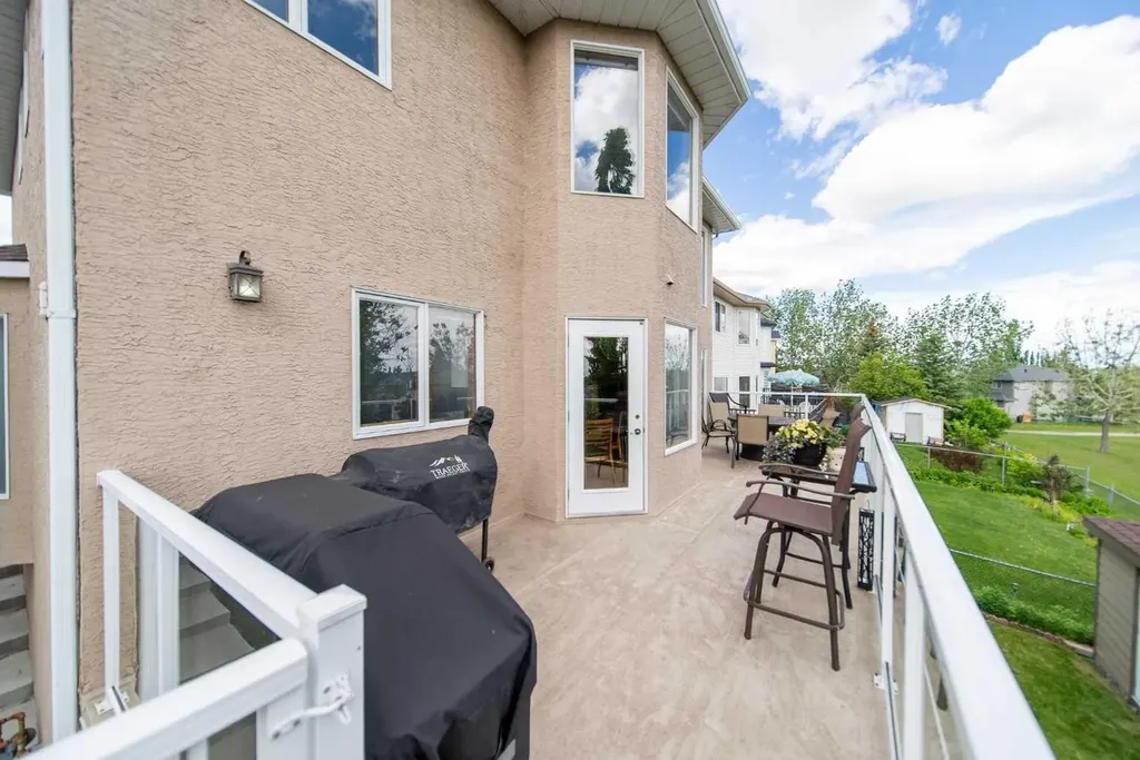 360 Hidden Ranch Circle NW Calgary AB T3A 5R3