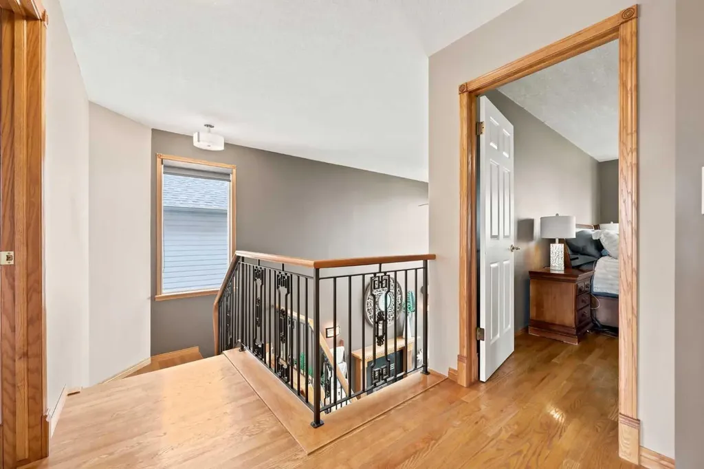 360 Hidden Ranch Circle NW Calgary AB T3A 5R3