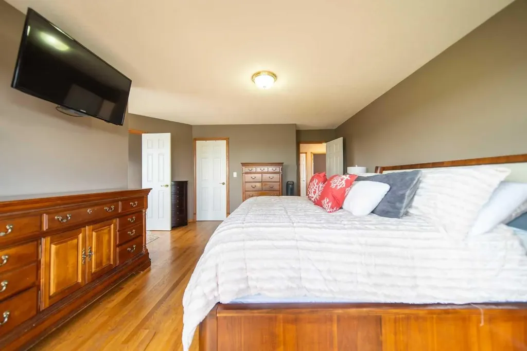 360 Hidden Ranch Circle NW Calgary AB T3A 5R3