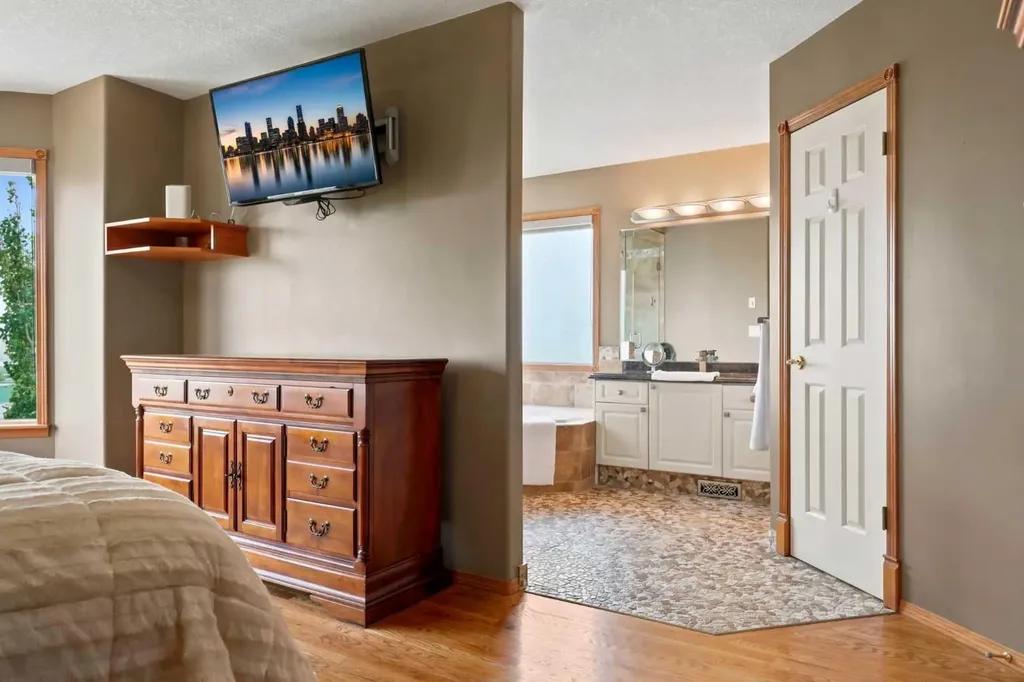 360 Hidden Ranch Circle NW Calgary AB T3A 5R3