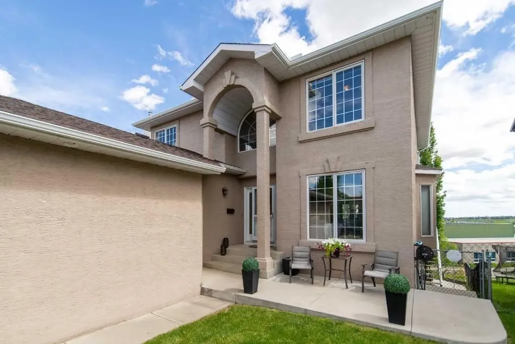 360 Hidden Ranch Circle NW Calgary AB T3A 5R3