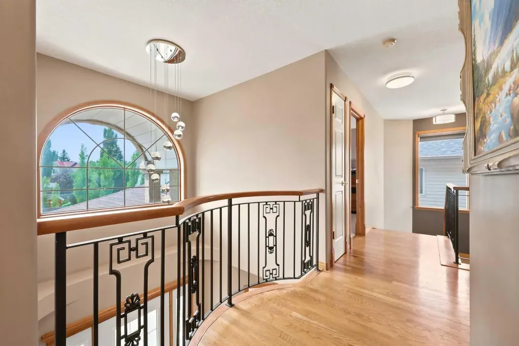 360 Hidden Ranch Circle NW Calgary AB T3A 5R3