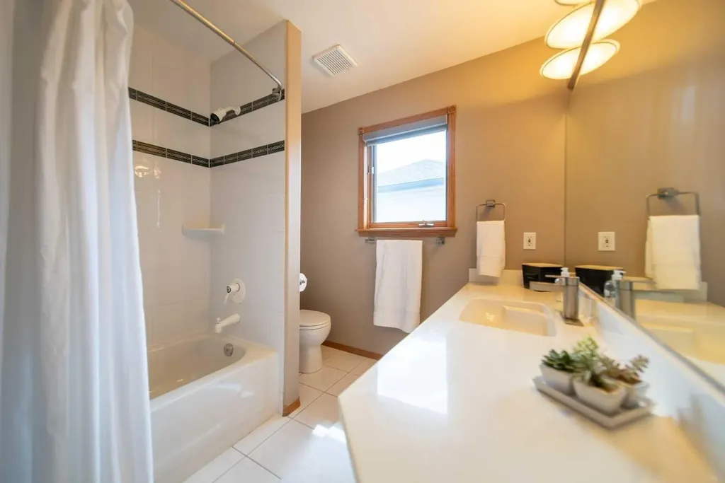 360 Hidden Ranch Circle NW Calgary AB T3A 5R3