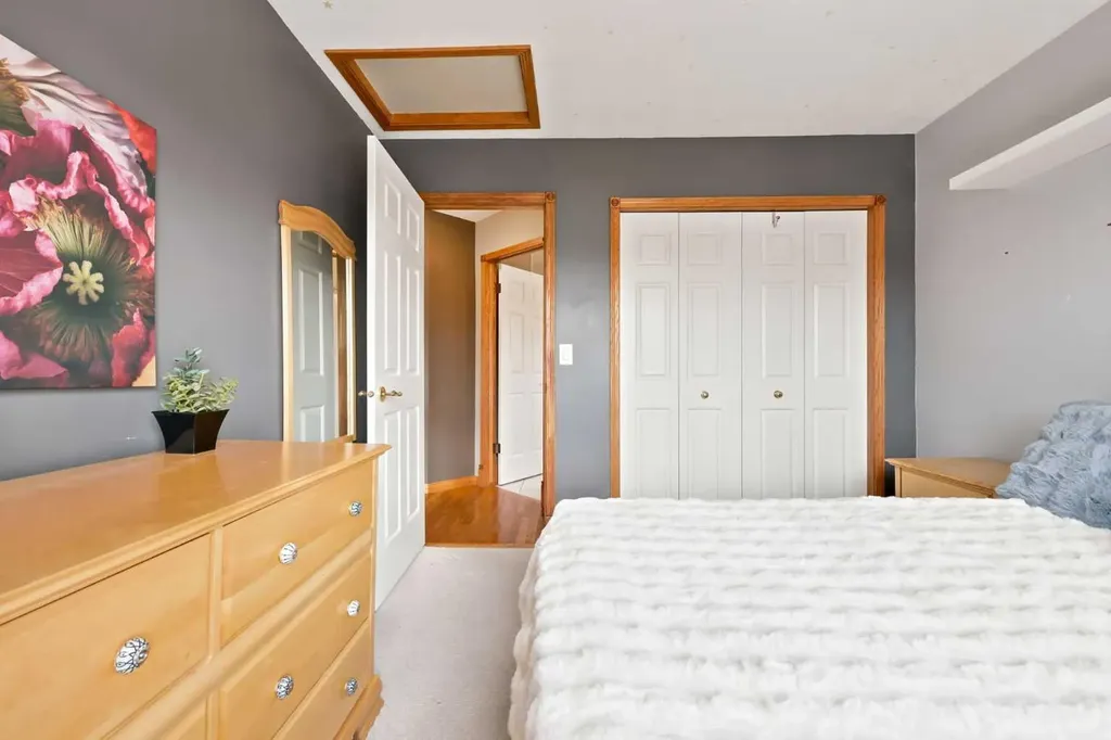360 Hidden Ranch Circle NW Calgary AB T3A 5R3