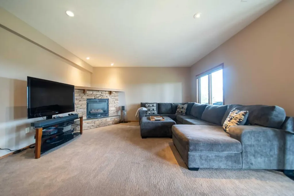360 Hidden Ranch Circle NW Calgary AB T3A 5R3