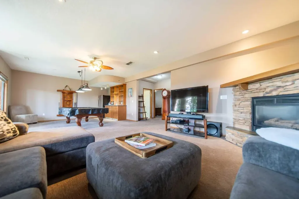 360 Hidden Ranch Circle NW Calgary AB T3A 5R3