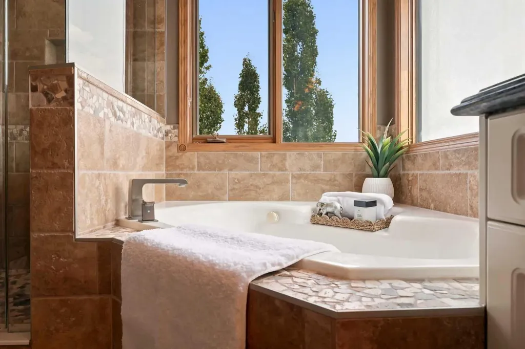 360 Hidden Ranch Circle NW Calgary AB T3A 5R3