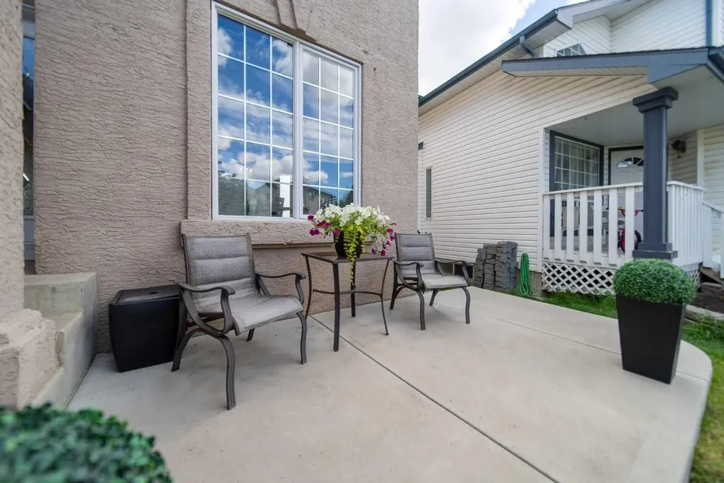360 Hidden Ranch Circle NW Calgary AB T3A 5R3